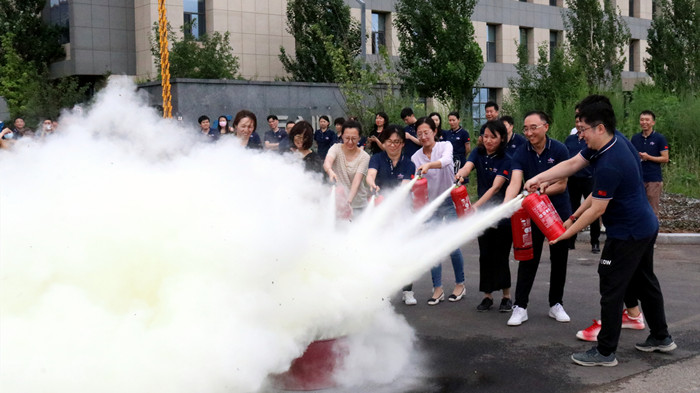 集團(tuán)開(kāi)展消防安全教育培訓(xùn)及應(yīng)急演練